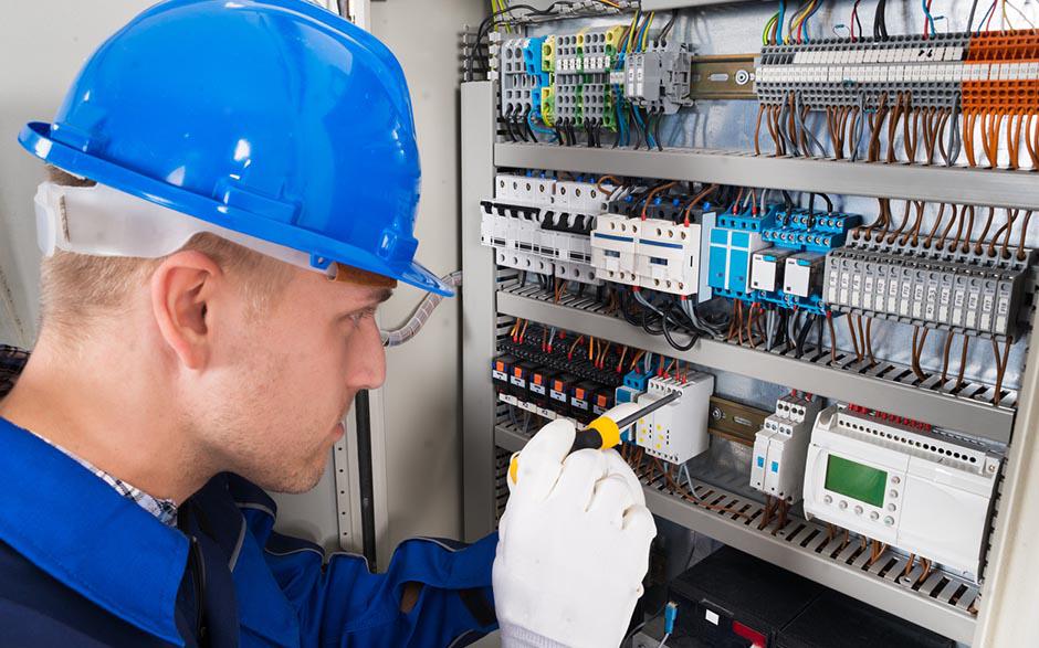 travail électricien Paris 15